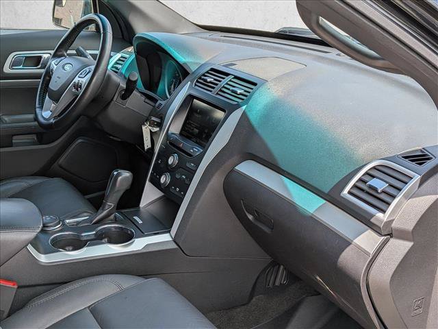 Used 2015 Ford Explorer XLT w/ Equipment Group 202B AWD/4WD image 24