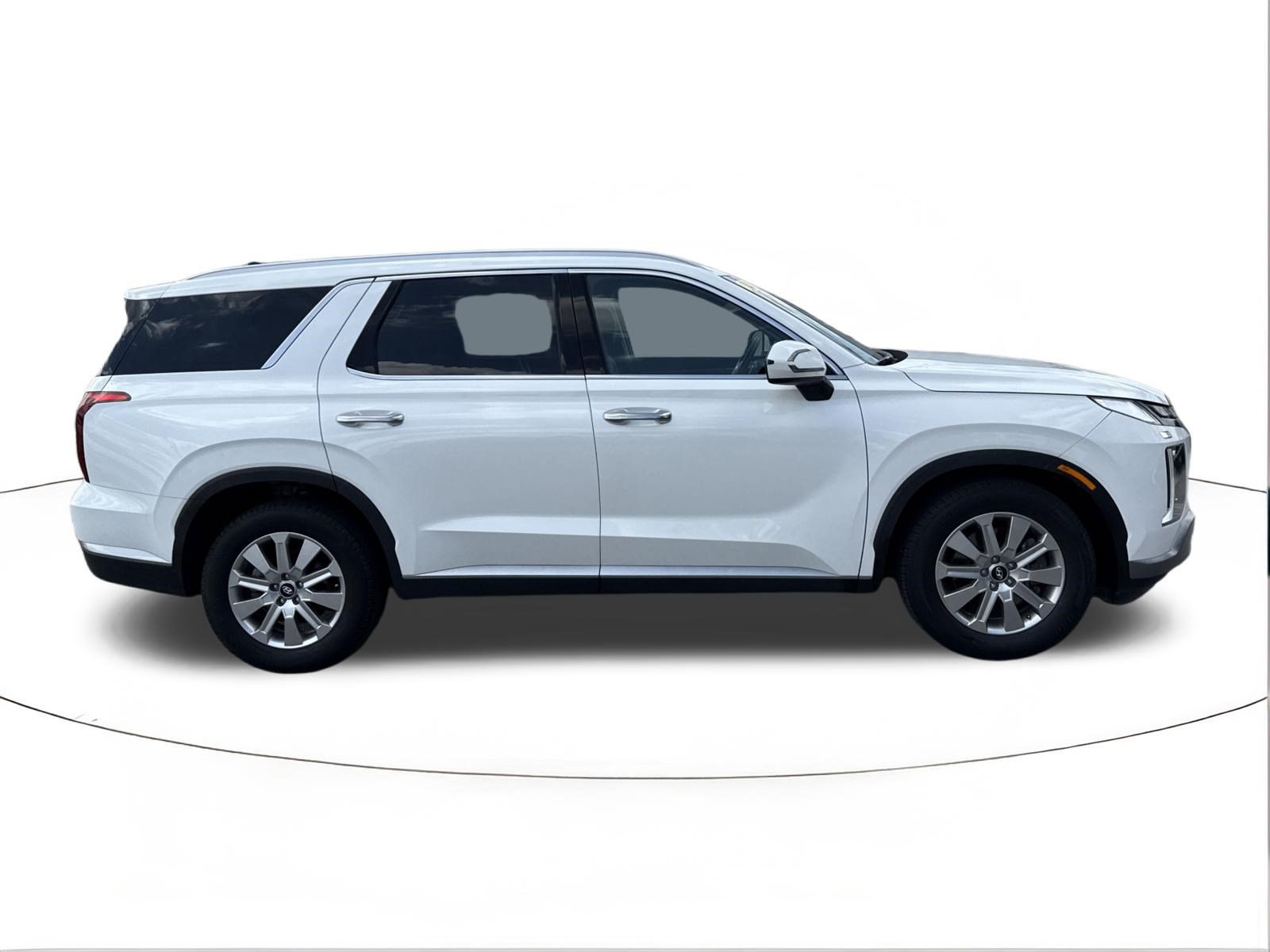 Certified 2024 Hyundai Palisade SEL FWD image 2