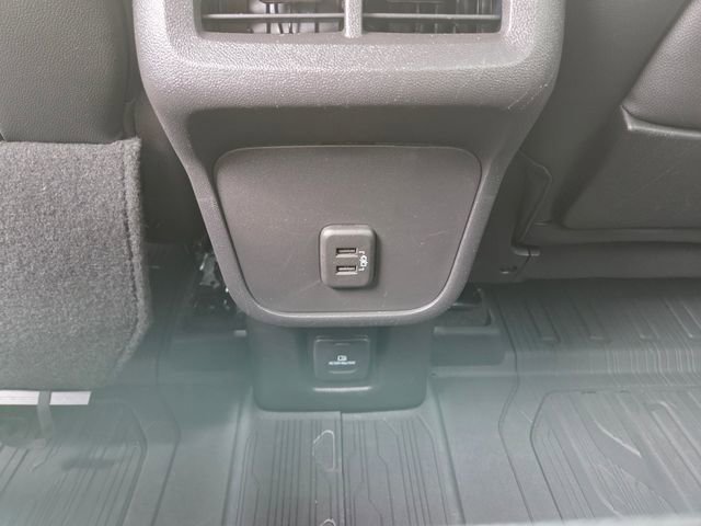 Used 2024 GMC Terrain SLT w/ Infotainment Package II image 53