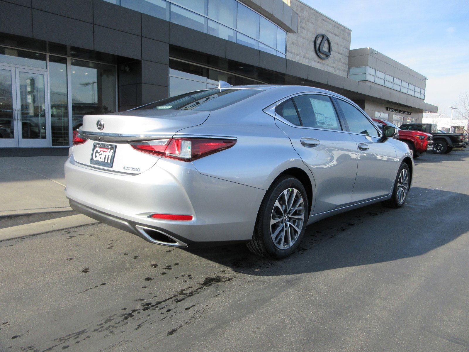 New 2025 Lexus ES 350 image 9