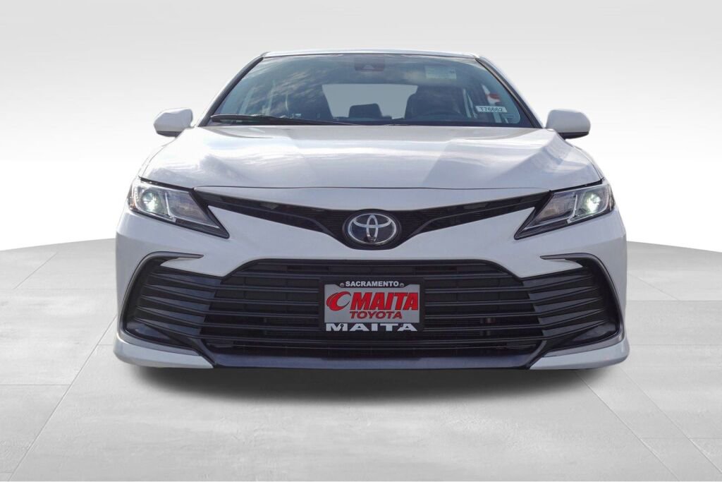 Used 2023 Toyota Camry LE image 9