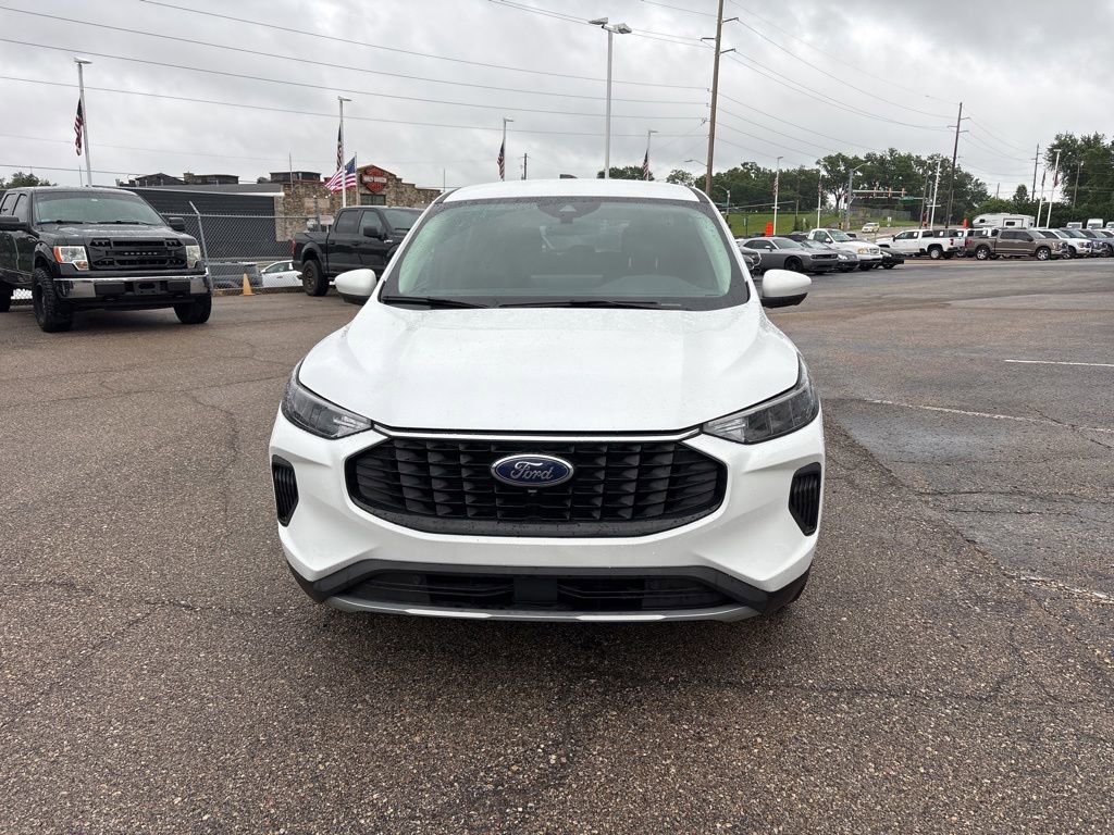 Used 2023 Ford Escape Active w/ Tech Pack #2 AWD/4WD image 2