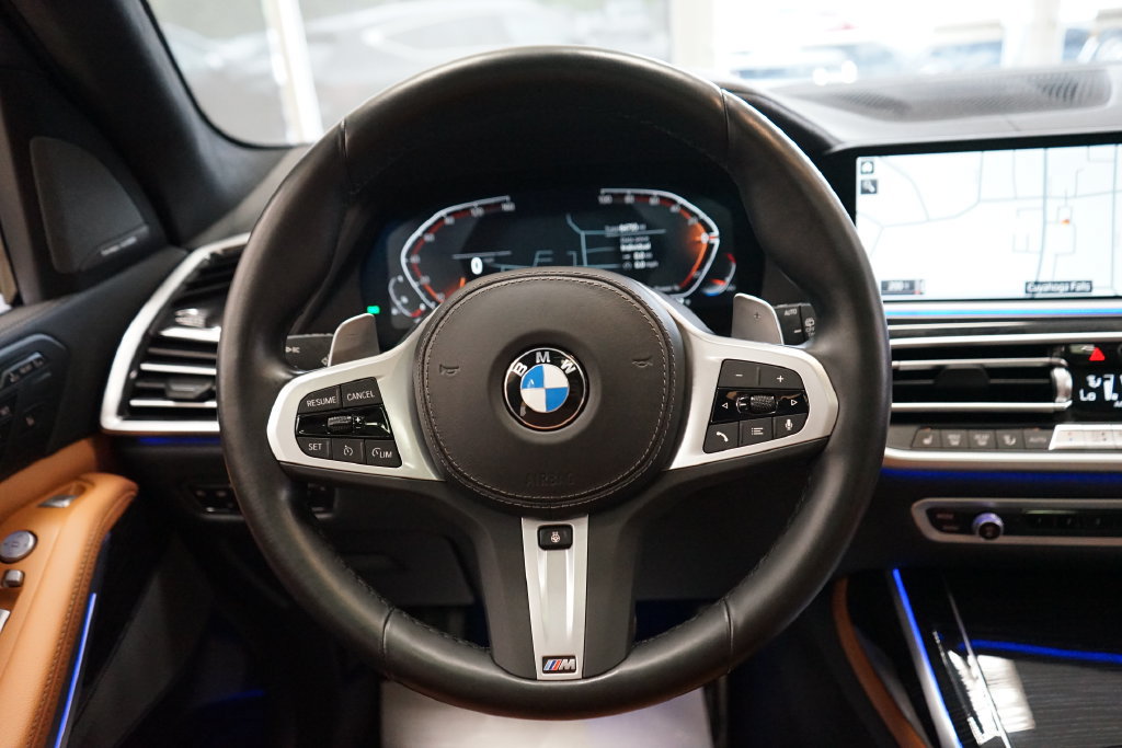 Used 2022 BMW X7 xDrive40i w/ M Sport Package AWD/4WD image 36