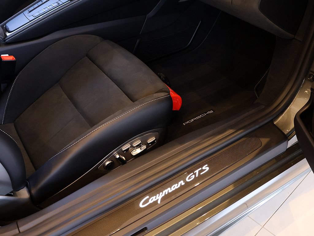 Used 2025 Porsche 718 Cayman GTS RWD image 66