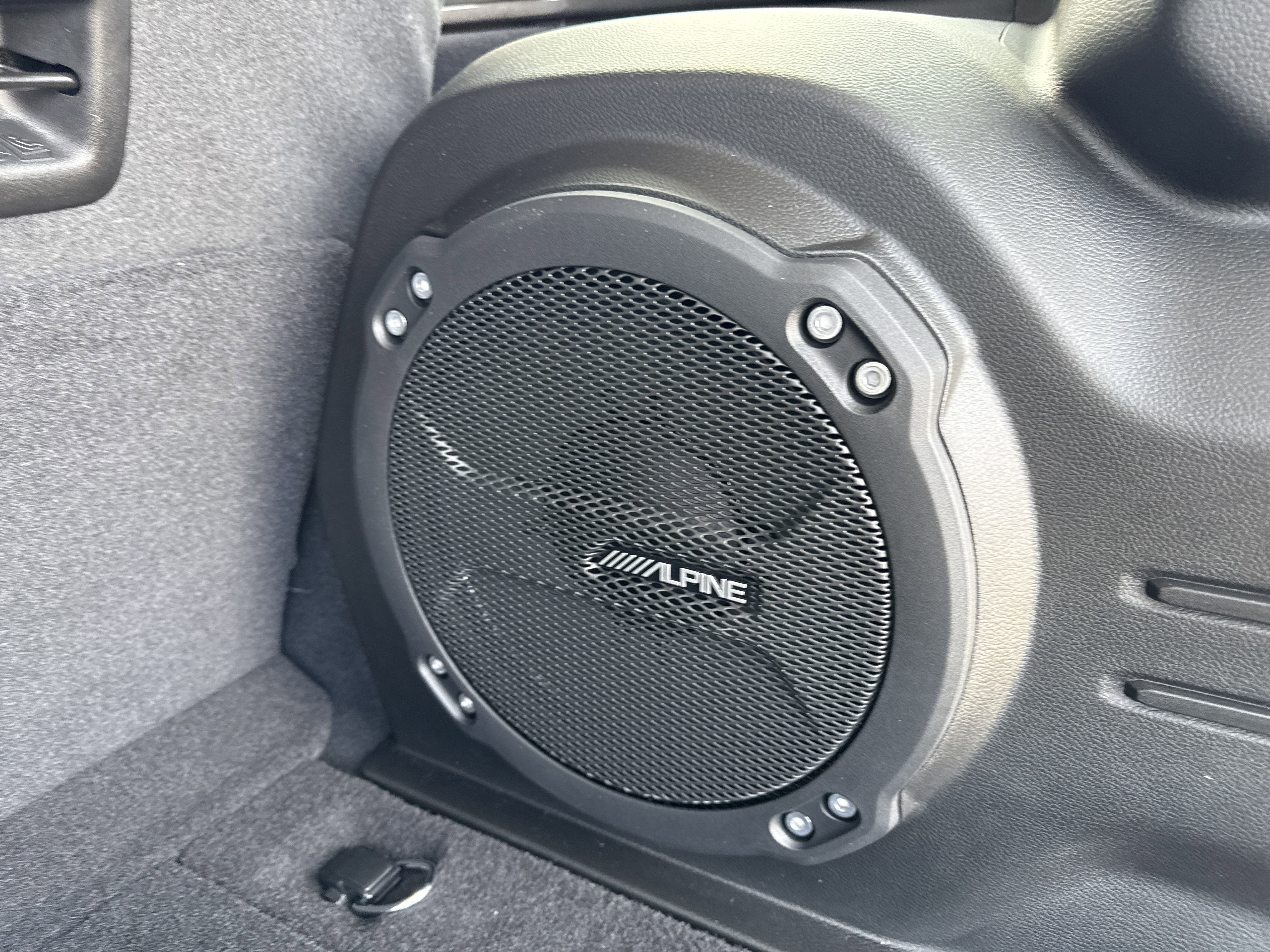 New 2025 Jeep Wrangler Unlimited Rubicon w/ Technology Group image 38