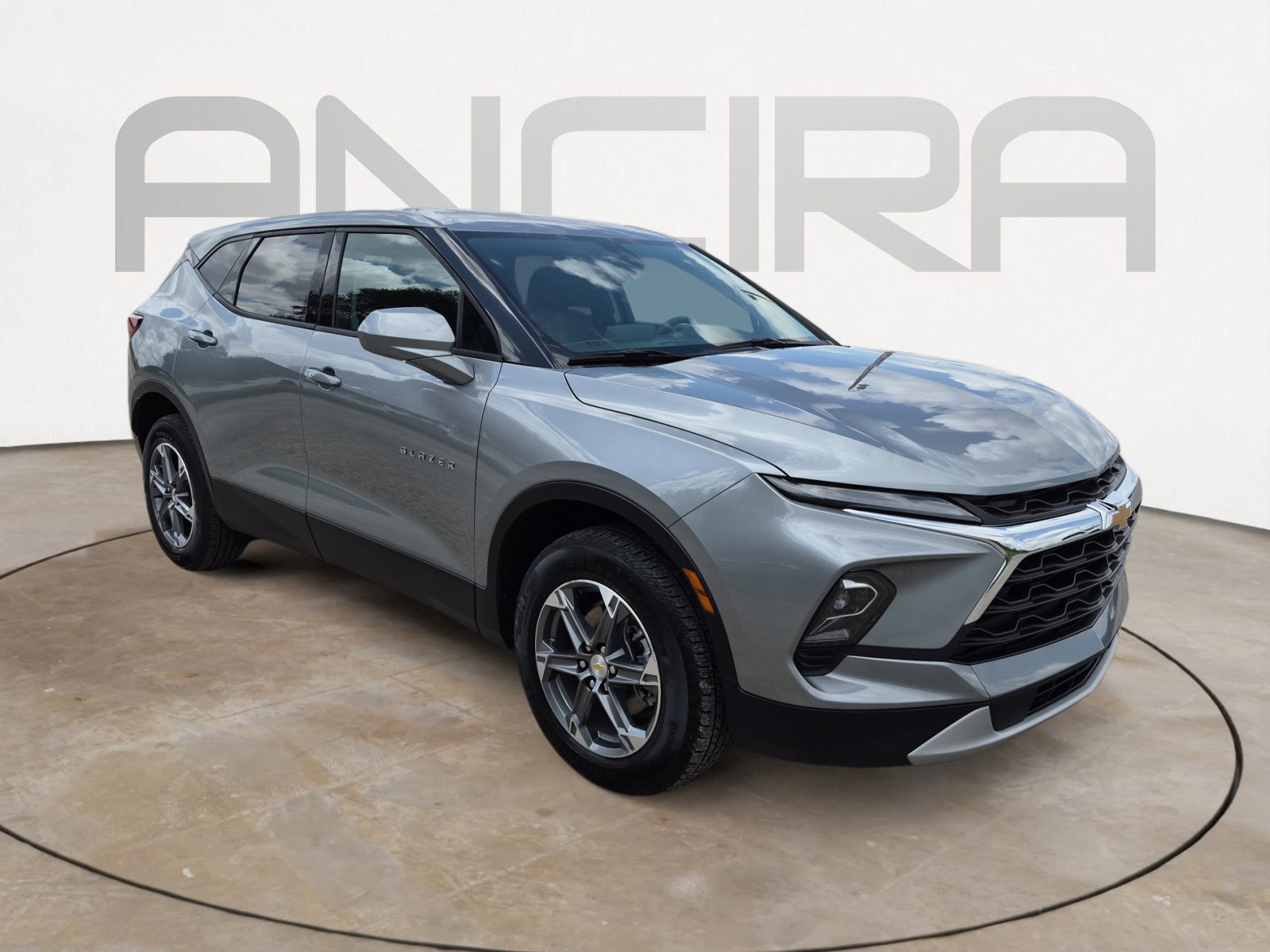 Used 2025 Chevrolet Blazer LT FWD image 5