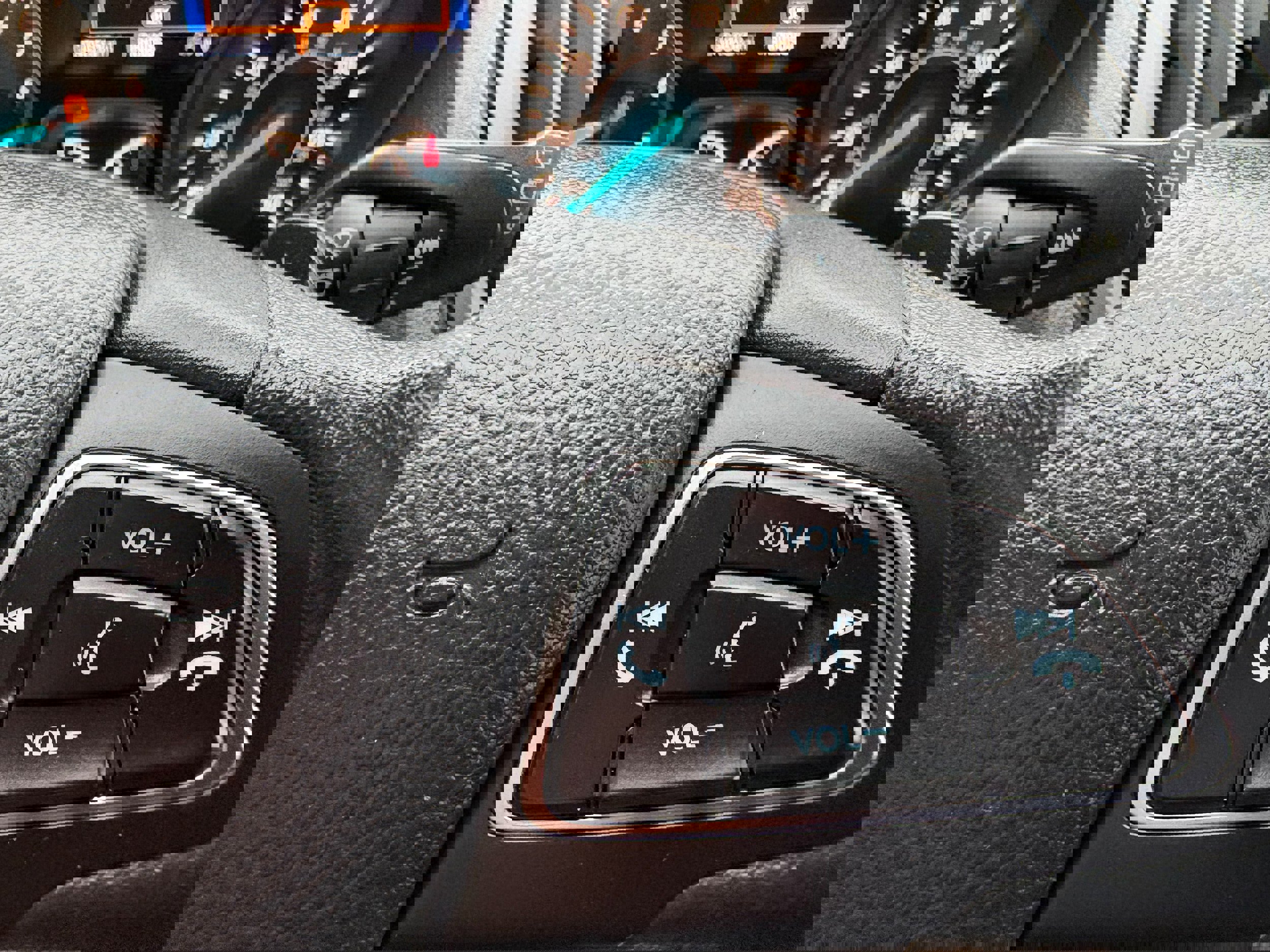 Used 2017 Ford Escape Titanium image 36