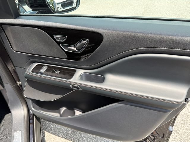 New 2026 Lincoln Aviator 2WD w/ Jet Appearance Package image 15