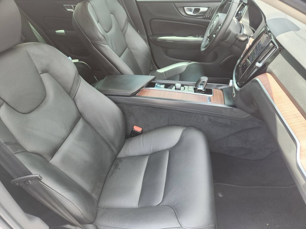 Used 2024 Volvo S60 B5 Plus AWD/4WD image 12