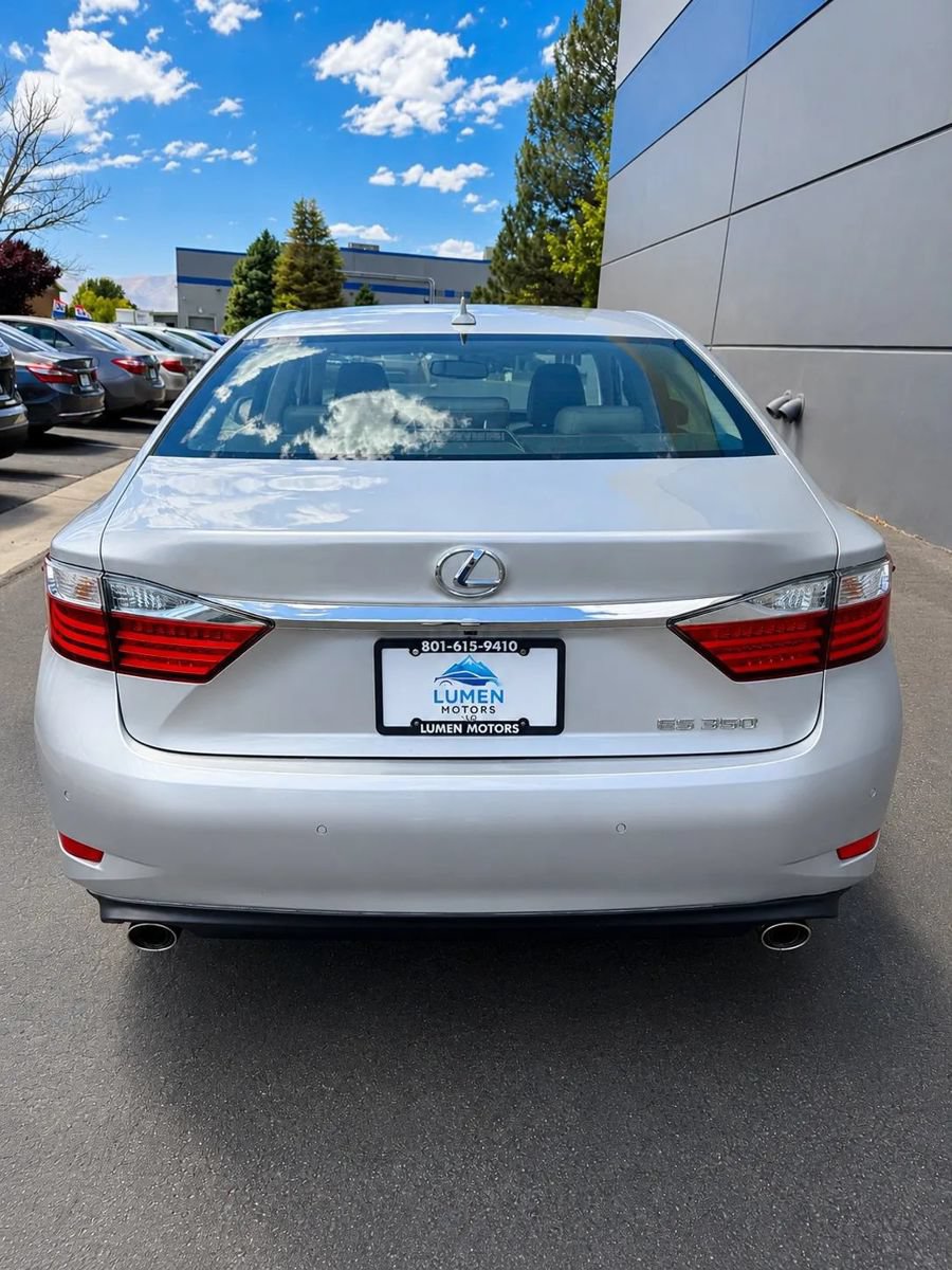 Used 2014 Lexus ES 350 w/ Luxury Package FWD image 6