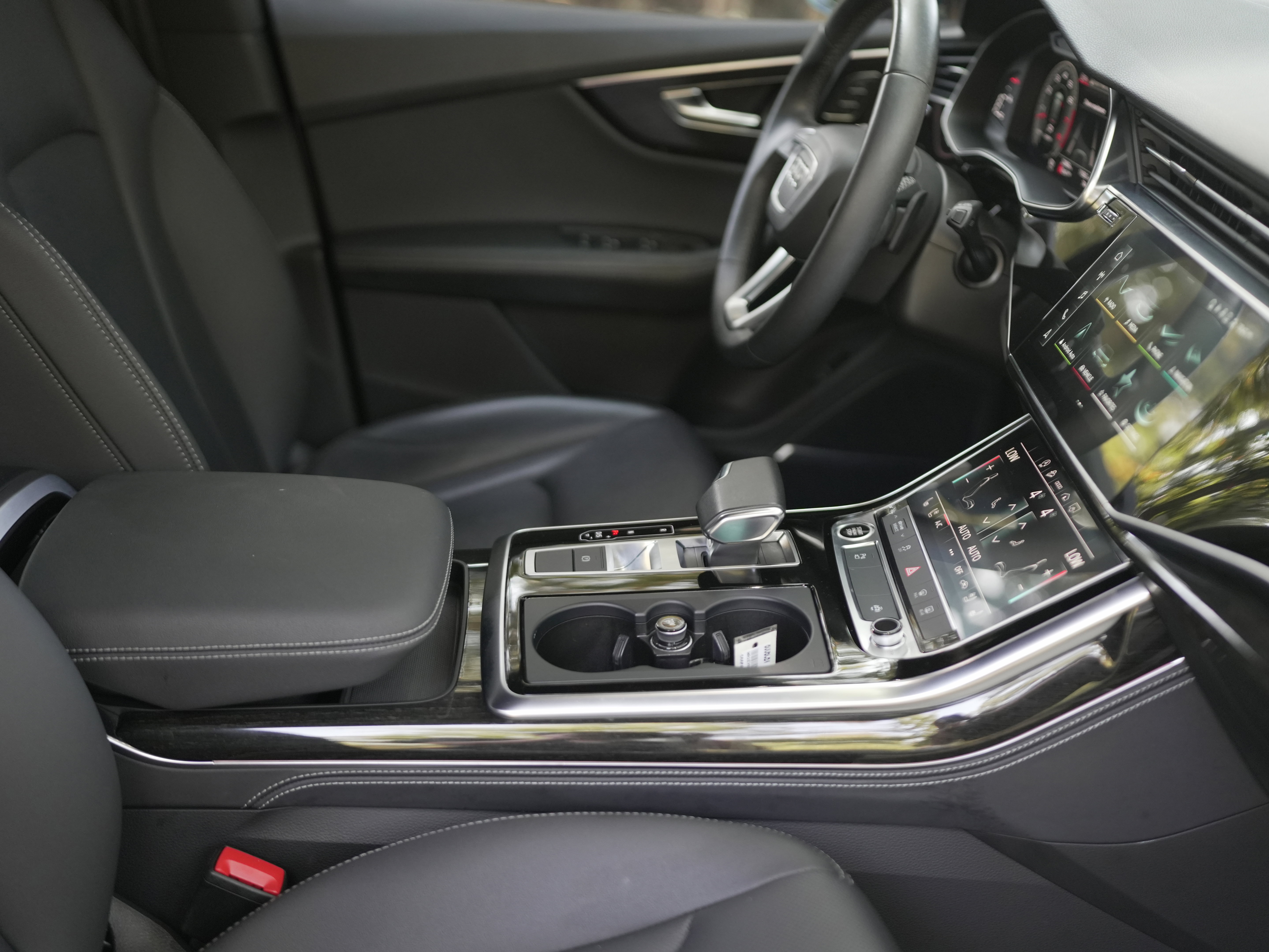 Used 2022 Audi Q8 Premium Plus w/ Premium Plus Package image 16