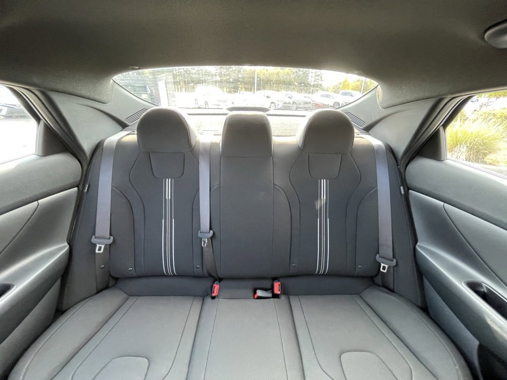 Used 2025 Hyundai Elantra Sport image 28