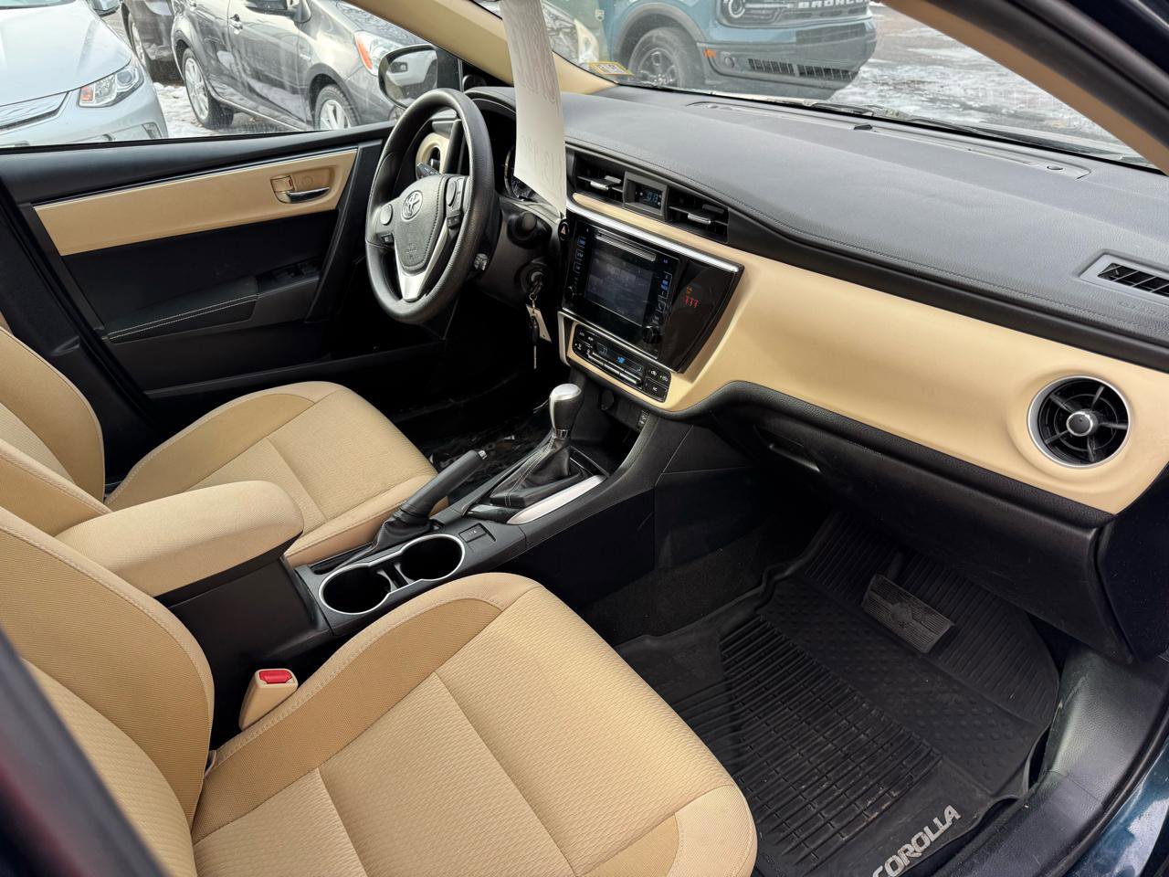 Used 2018 Toyota Corolla LE FWD image 14