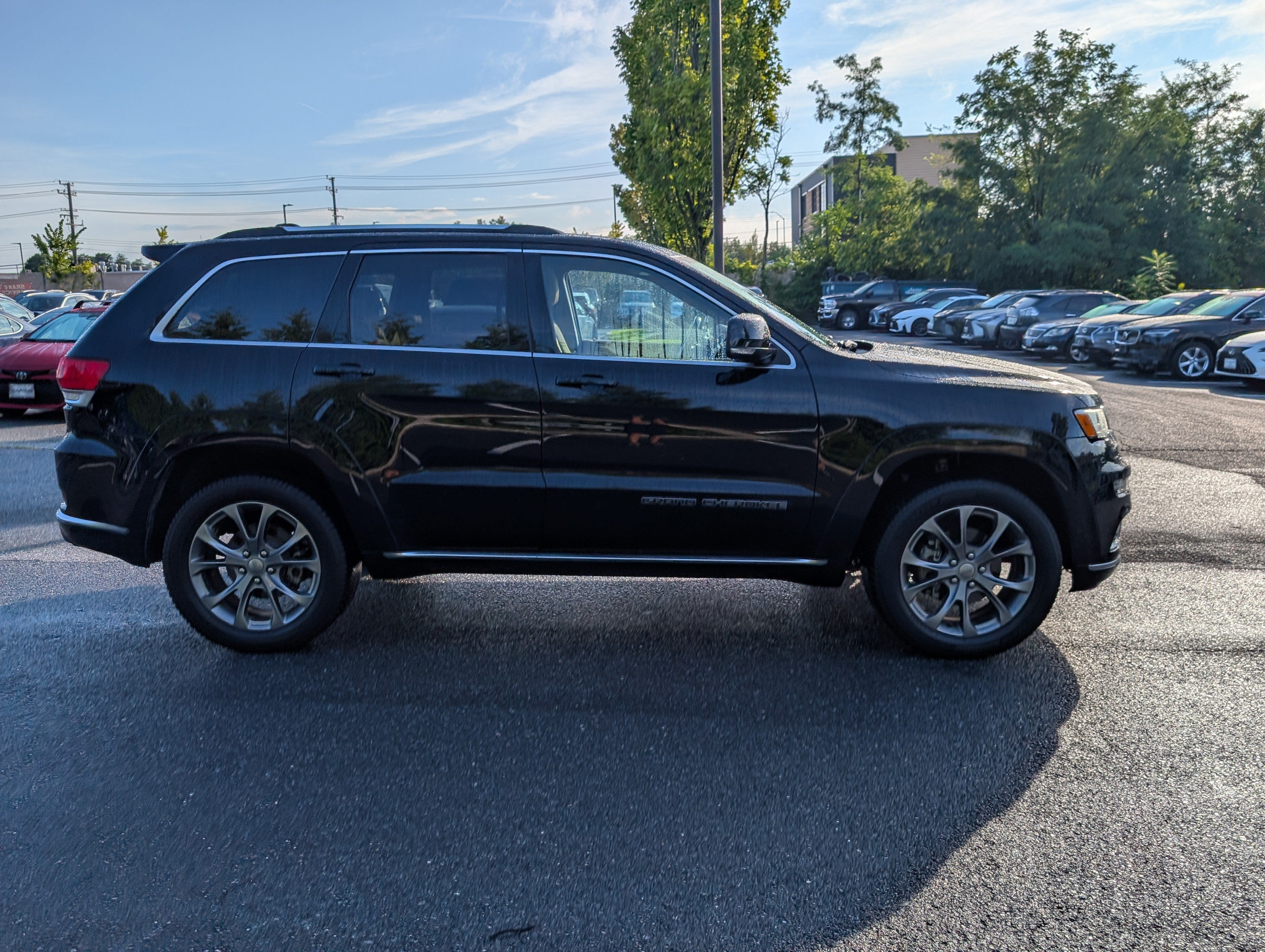 Used 2019 Jeep Grand Cherokee Summit w/ Platinum Series Group AWD/4WD image 2