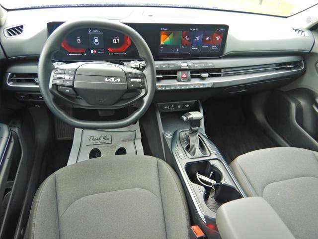 Used 2025 Kia K4 FWD image 2