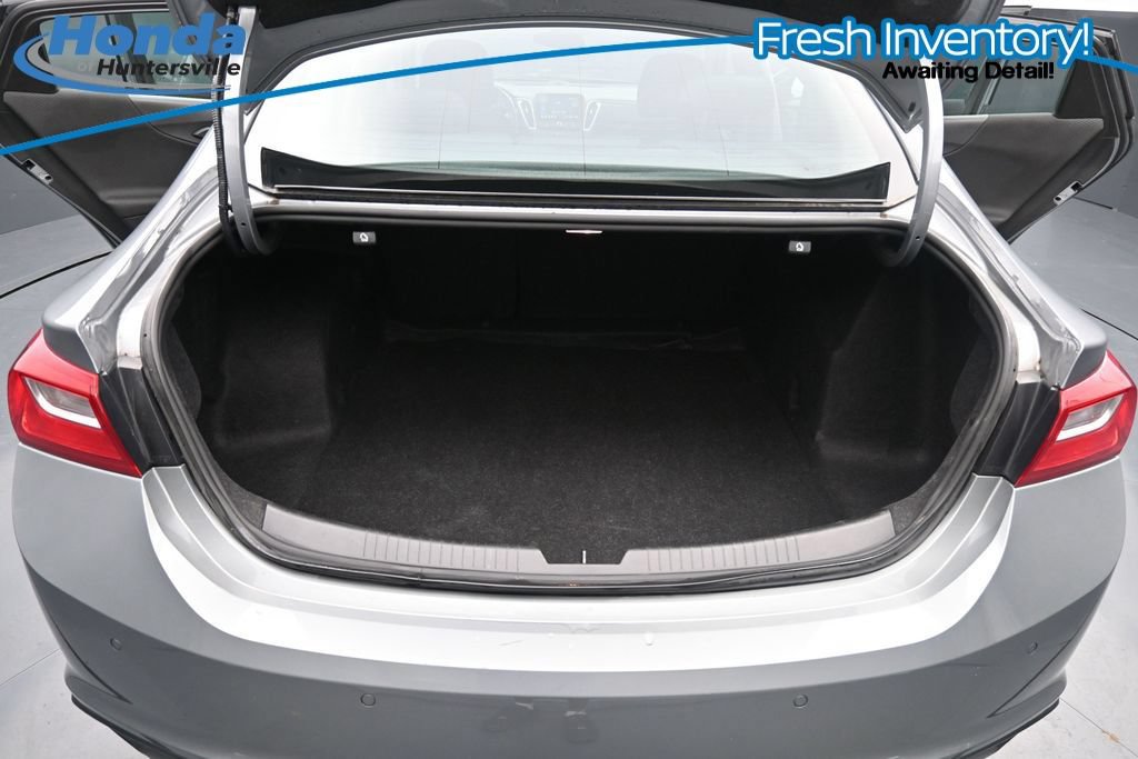 Used 2025 Chevrolet Malibu LT FWD image 12