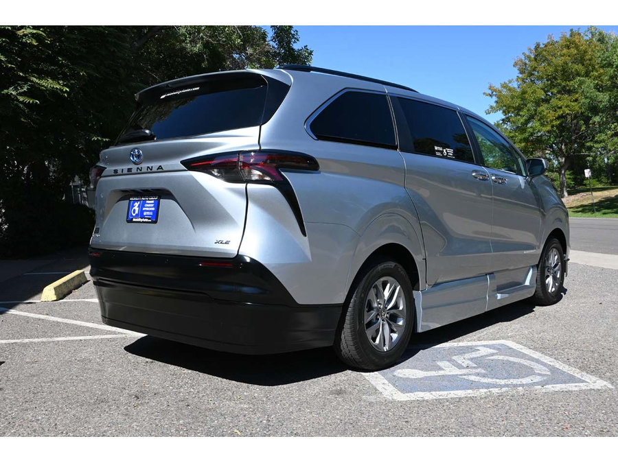 New 2025 Toyota Sienna XLE w/ XLE Plus Package AWD/4WD image 6