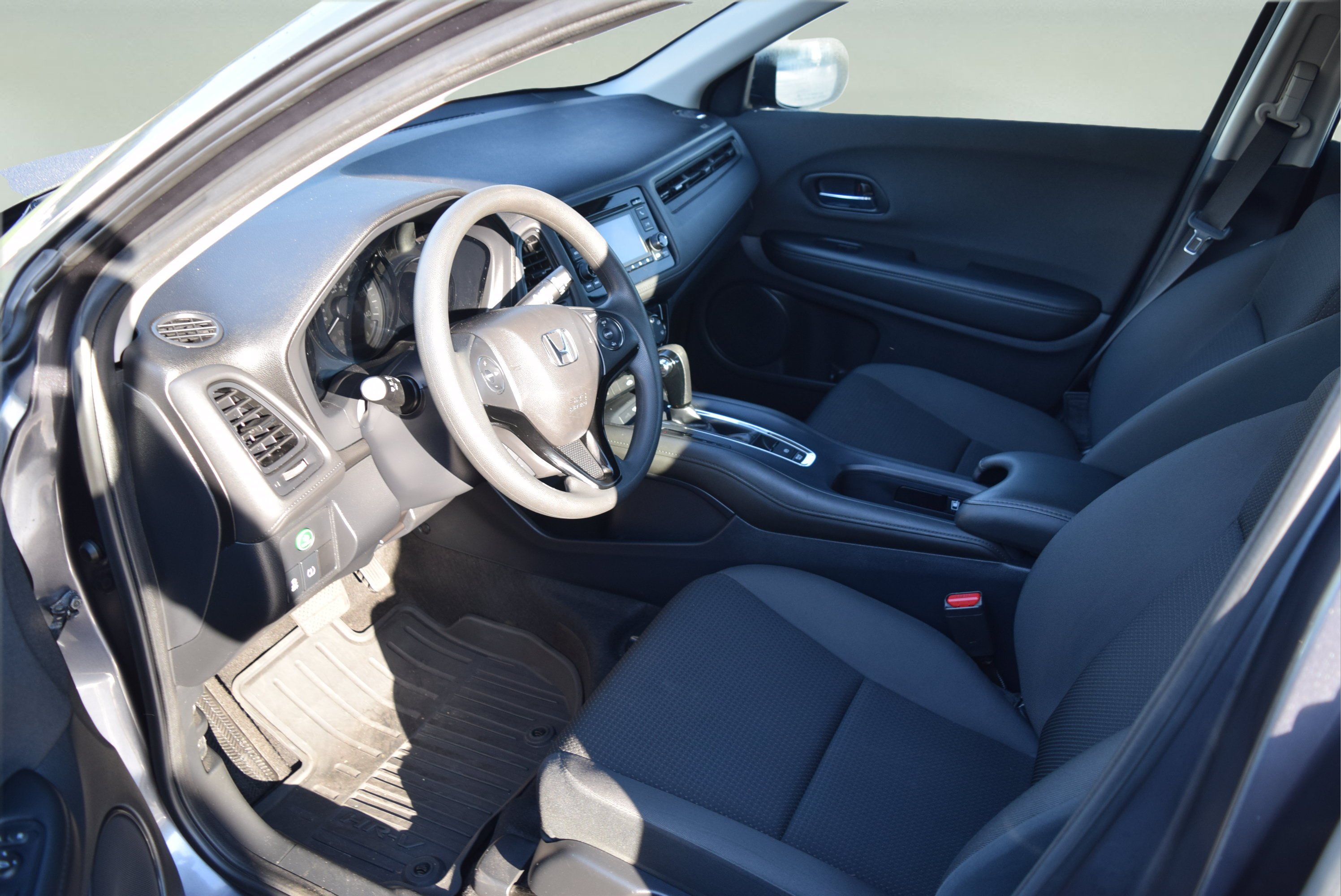 Used 2022 Honda HR-V LX image 9
