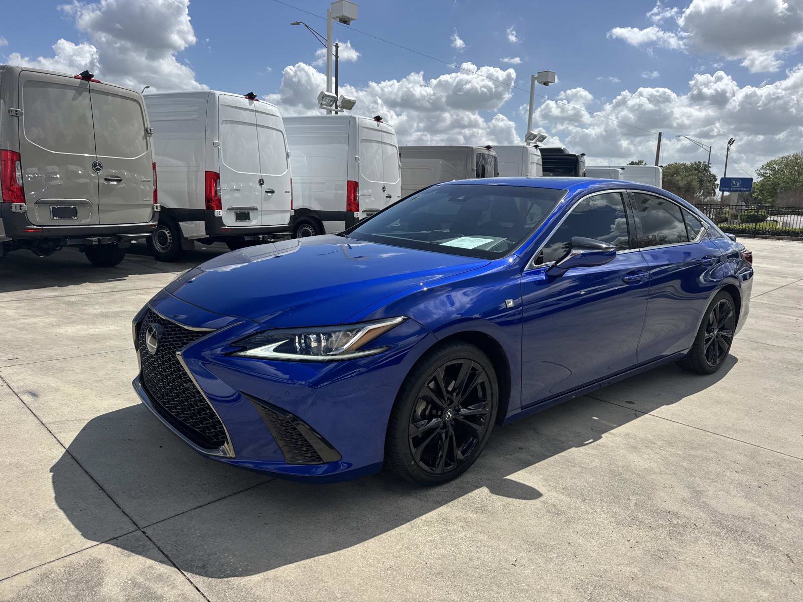 Used 2023 Lexus ES 350 F Sport w/ Accessory Package (Z2) image 7