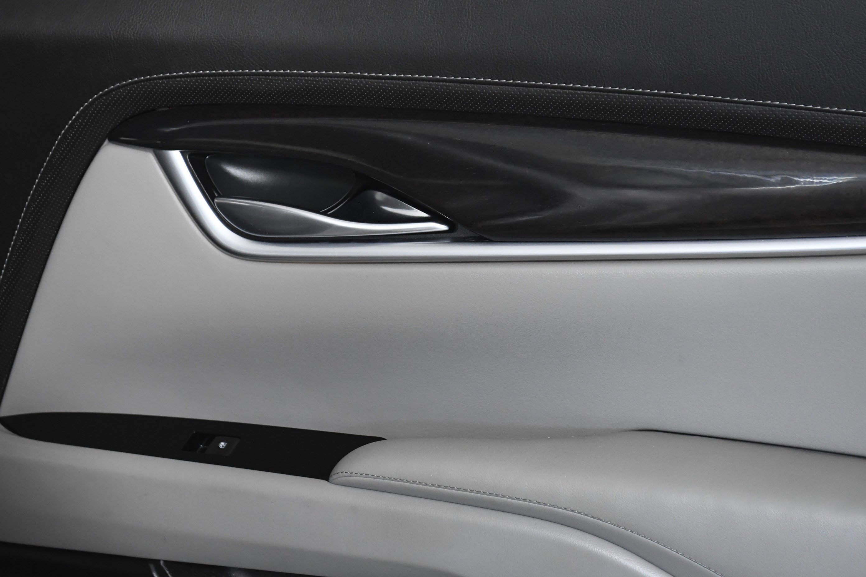 Used 2017 Cadillac XTS Luxury image 25