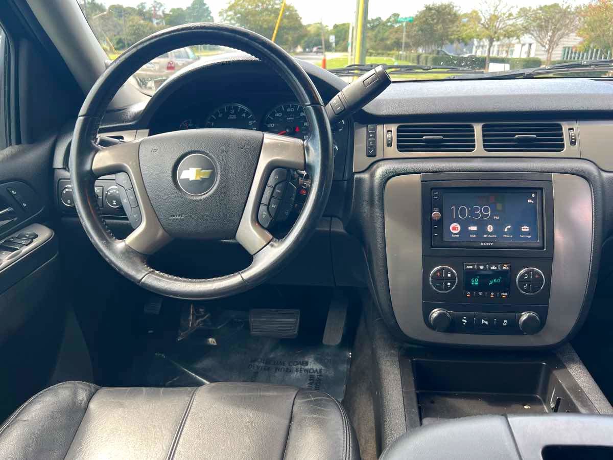 Used 2012 Chevrolet Avalanche LT w/ Suspension Package, Off-Road image 2