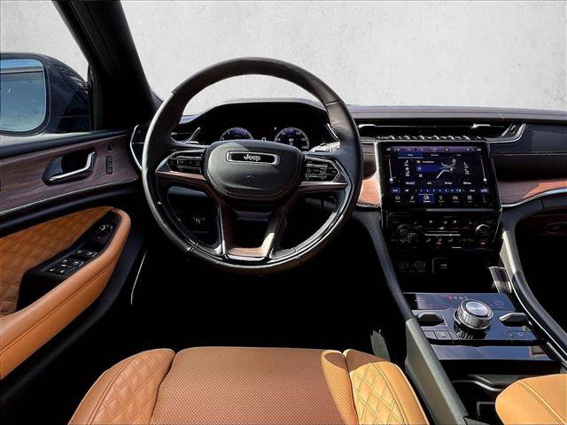 New 2025 Jeep Grand Cherokee Summit w/ Obsidian Package AWD/4WD image 17