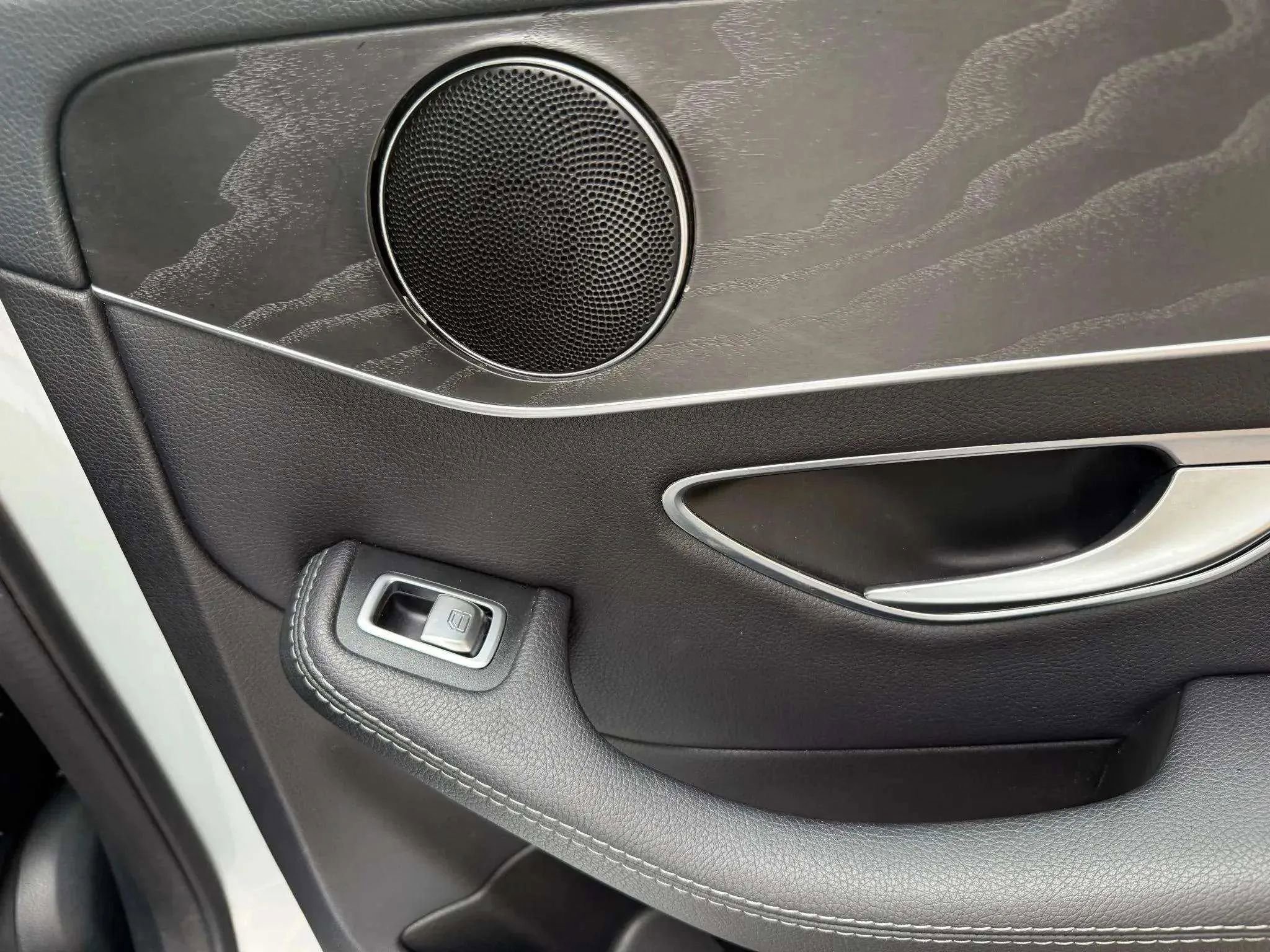 Used 2016 Mercedes-Benz C 300 4MATIC Sedan image 35