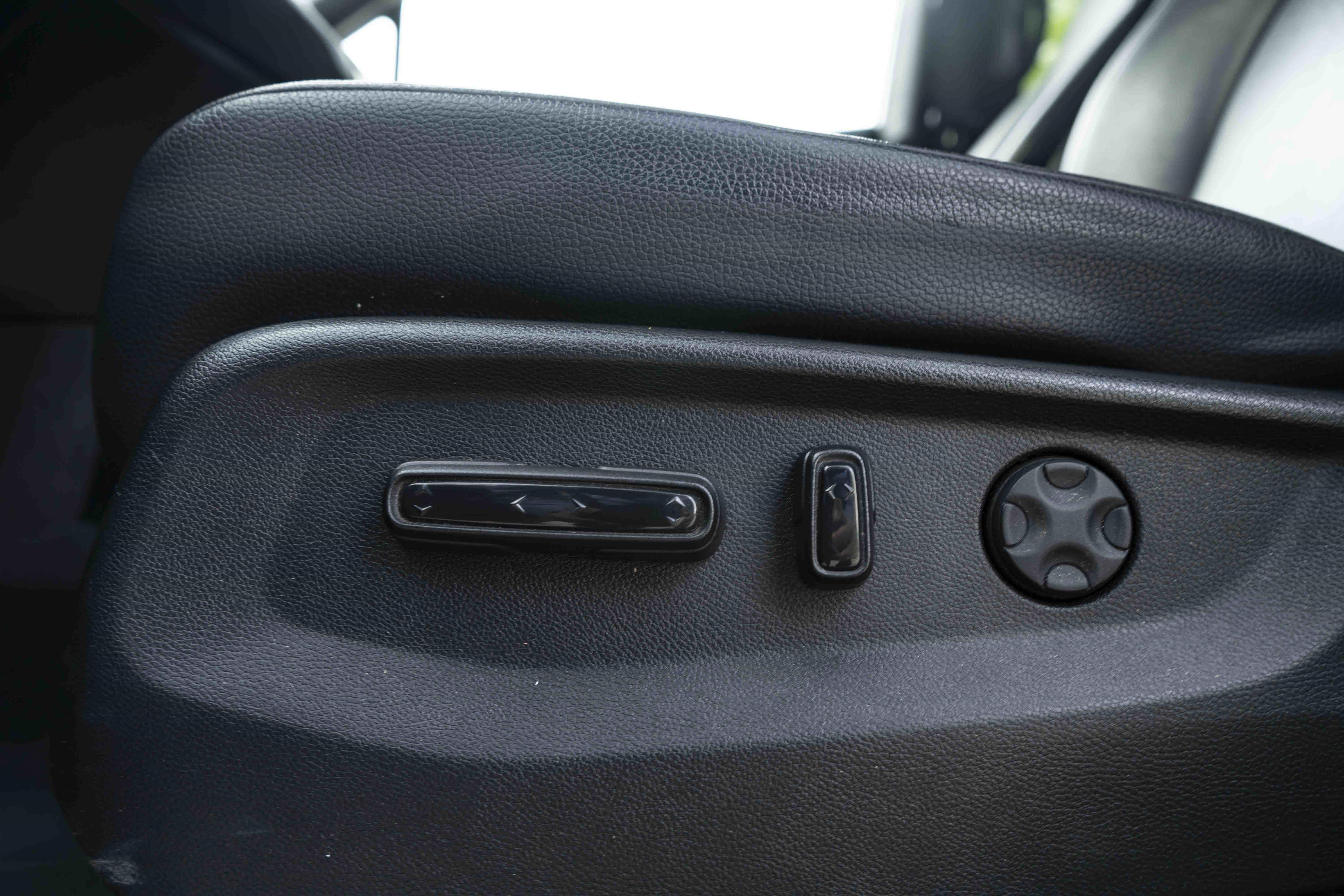 Used 2025 Honda Odyssey Sport-L image 41