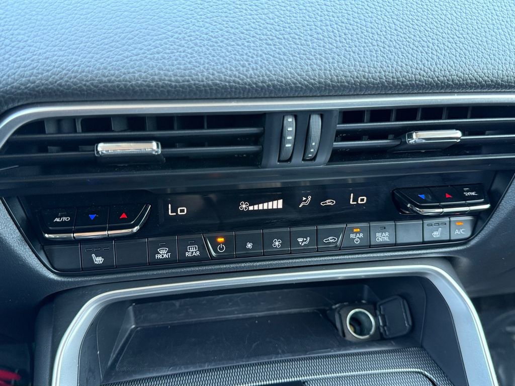 Used 2024 MAZDA CX-90 Plug-In Hybrid w/ Preferred AWD/4WD image 17