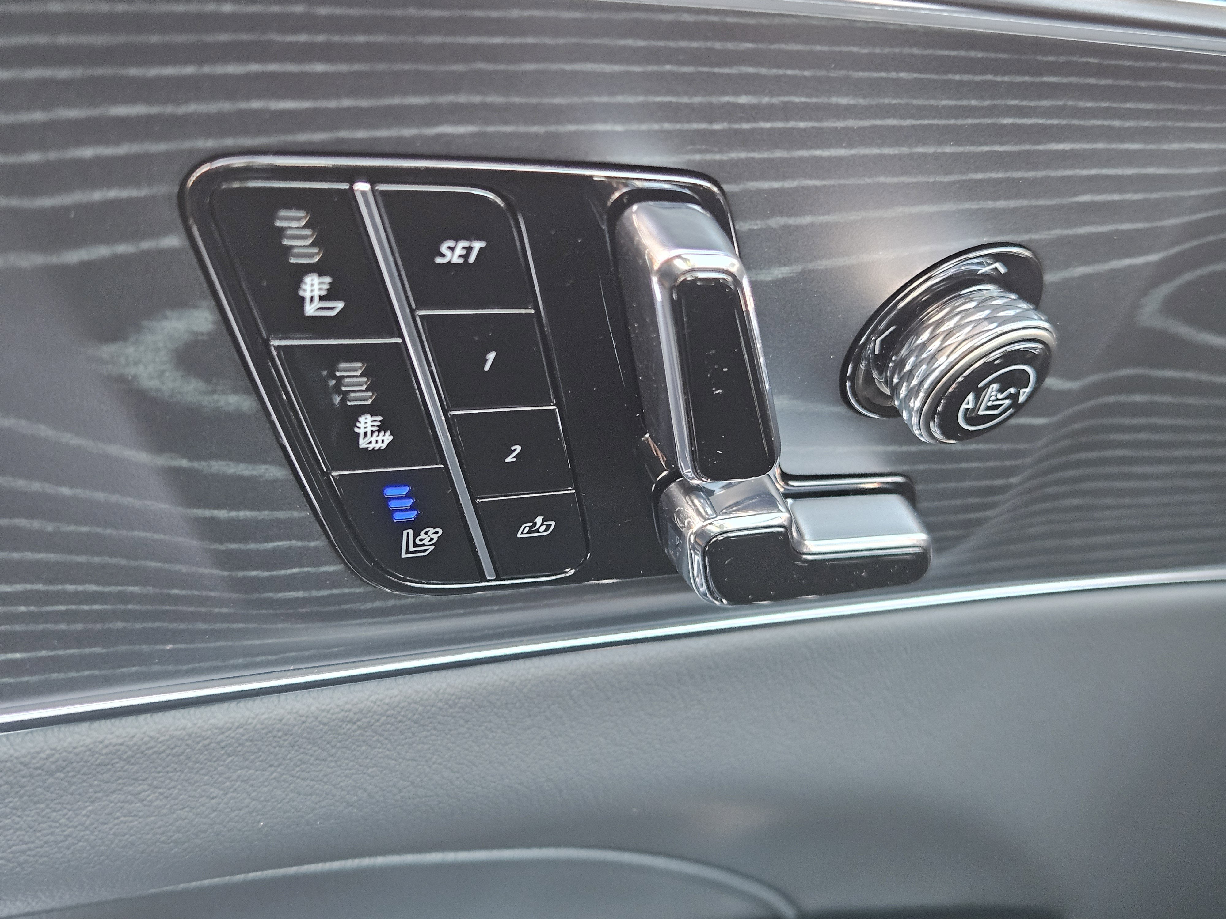 New 2026 Cadillac Lyriq V image 20