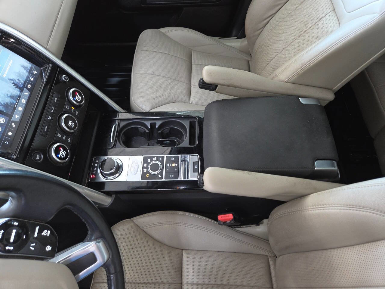Used 2019 Land Rover Discovery HSE AWD/4WD image 16