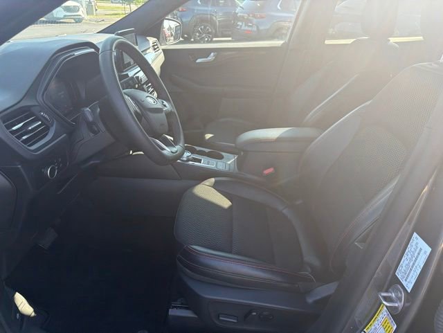 Used 2025 Ford Escape ST-Line FWD image 26