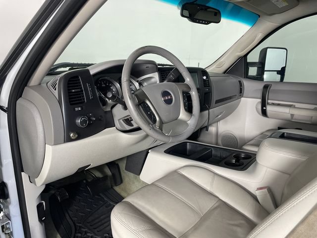 Used 2007 GMC Sierra 2500 SLE w/ Convenience Package AWD/4WD image 3