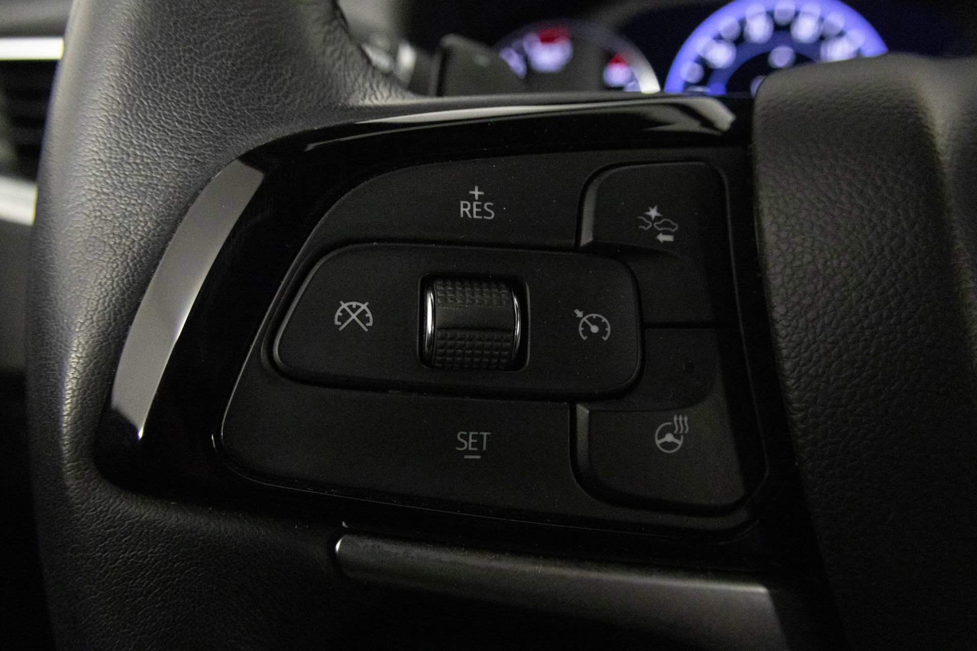 Certified 2023 Buick Enclave Avenir w/ Avenir Technology Package image 28