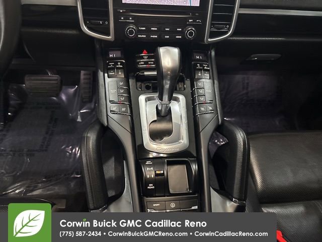 Used 2018 Porsche Cayenne Platinum Edition image 22