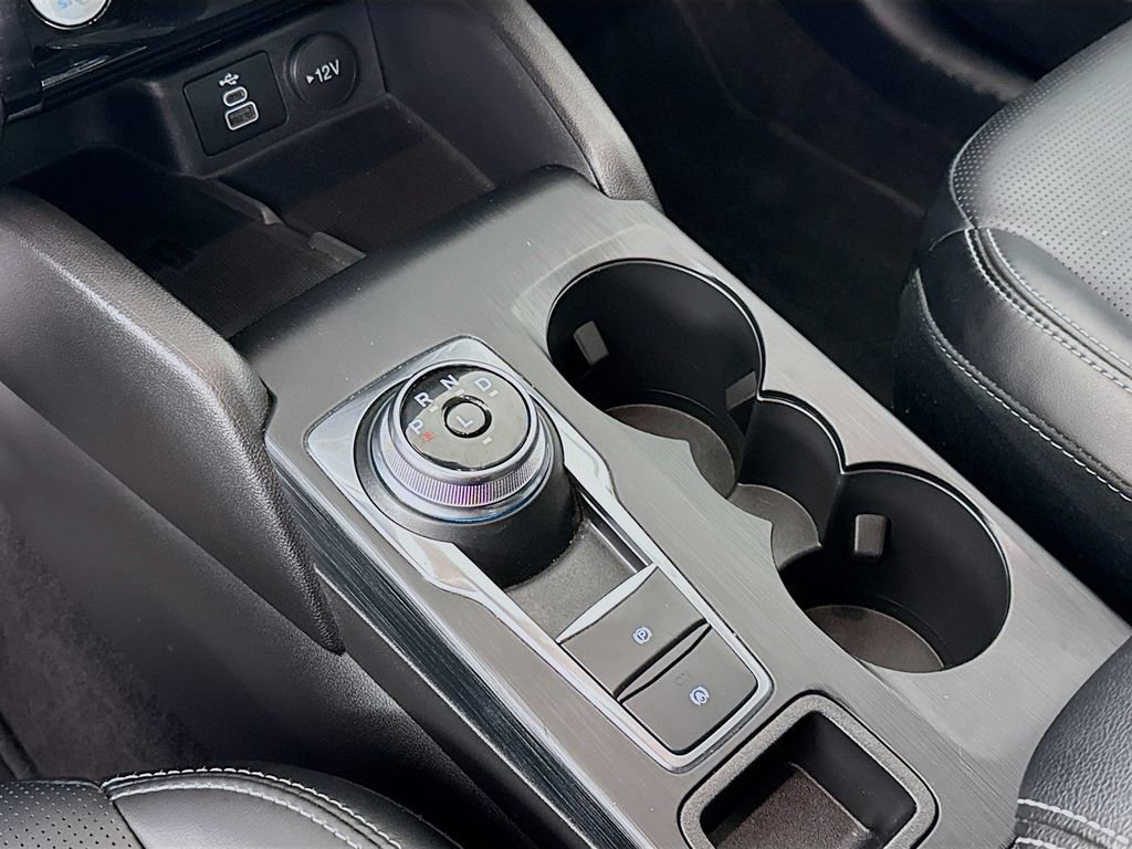 Used 2025 Ford Escape Platinum AWD/4WD image 19