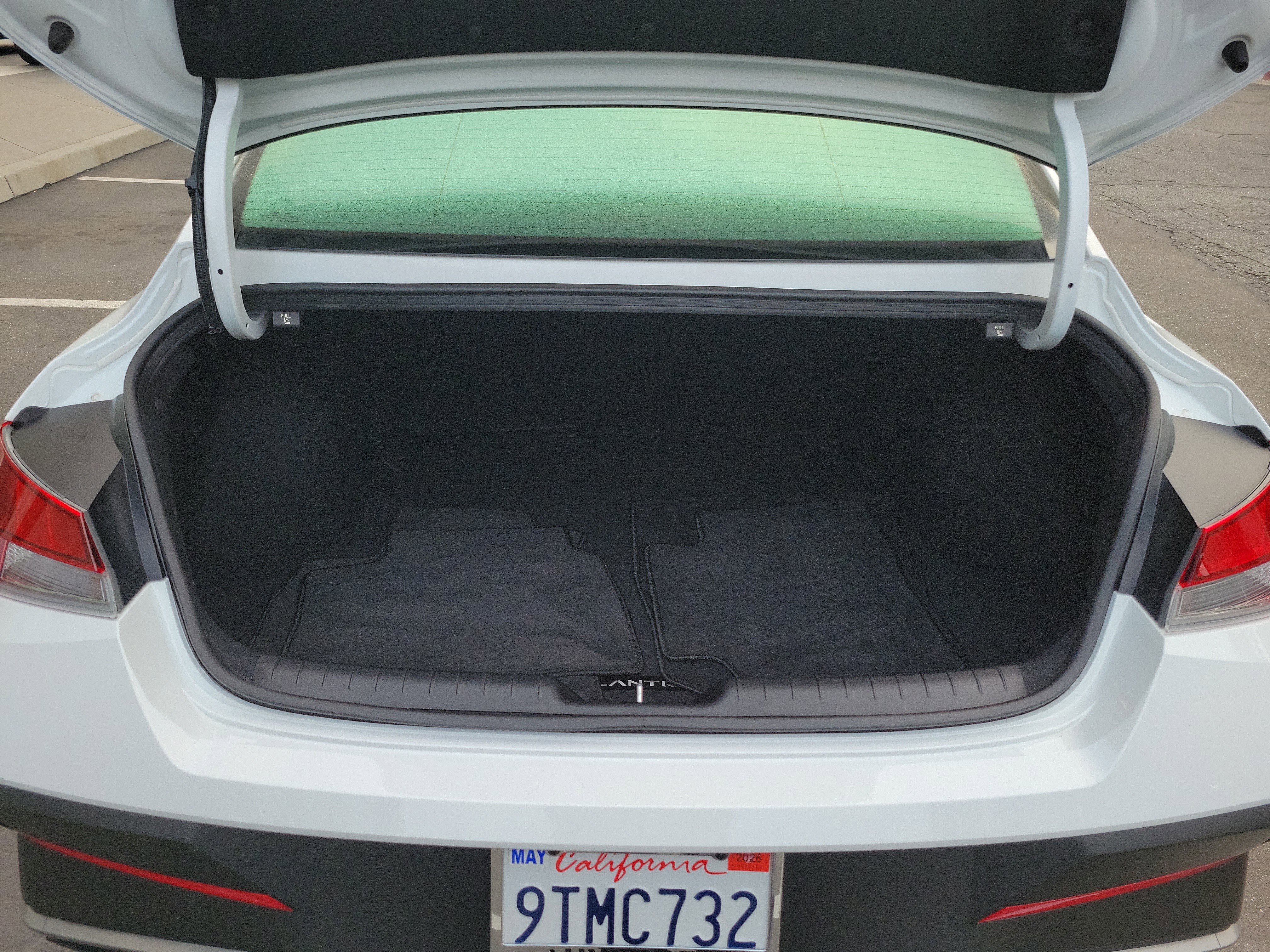 Certified 2025 Hyundai Elantra Sport image 21