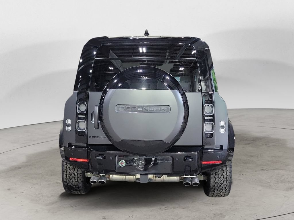 Used 2024 Land Rover Defender 110 V8 AWD/4WD image 4