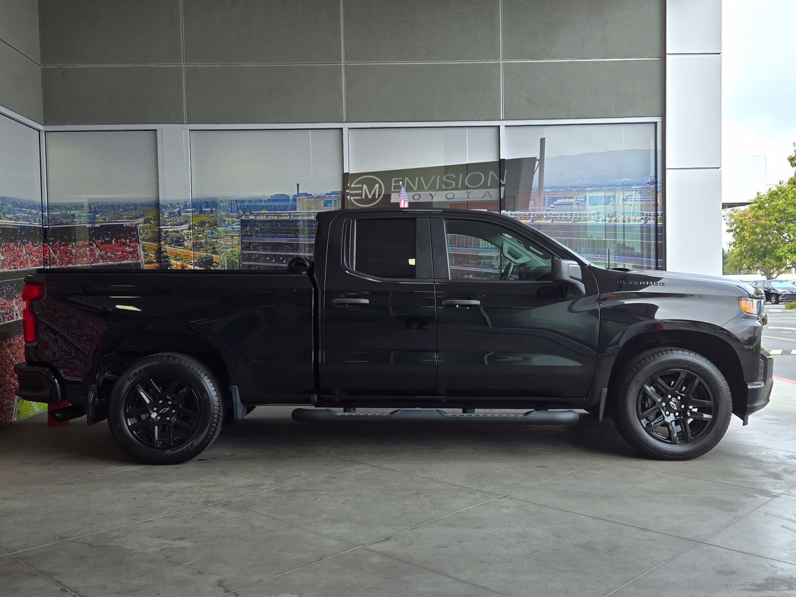 Used 2021 Chevrolet Silverado 1500 Custom w/ Rally Edition RWD image 4