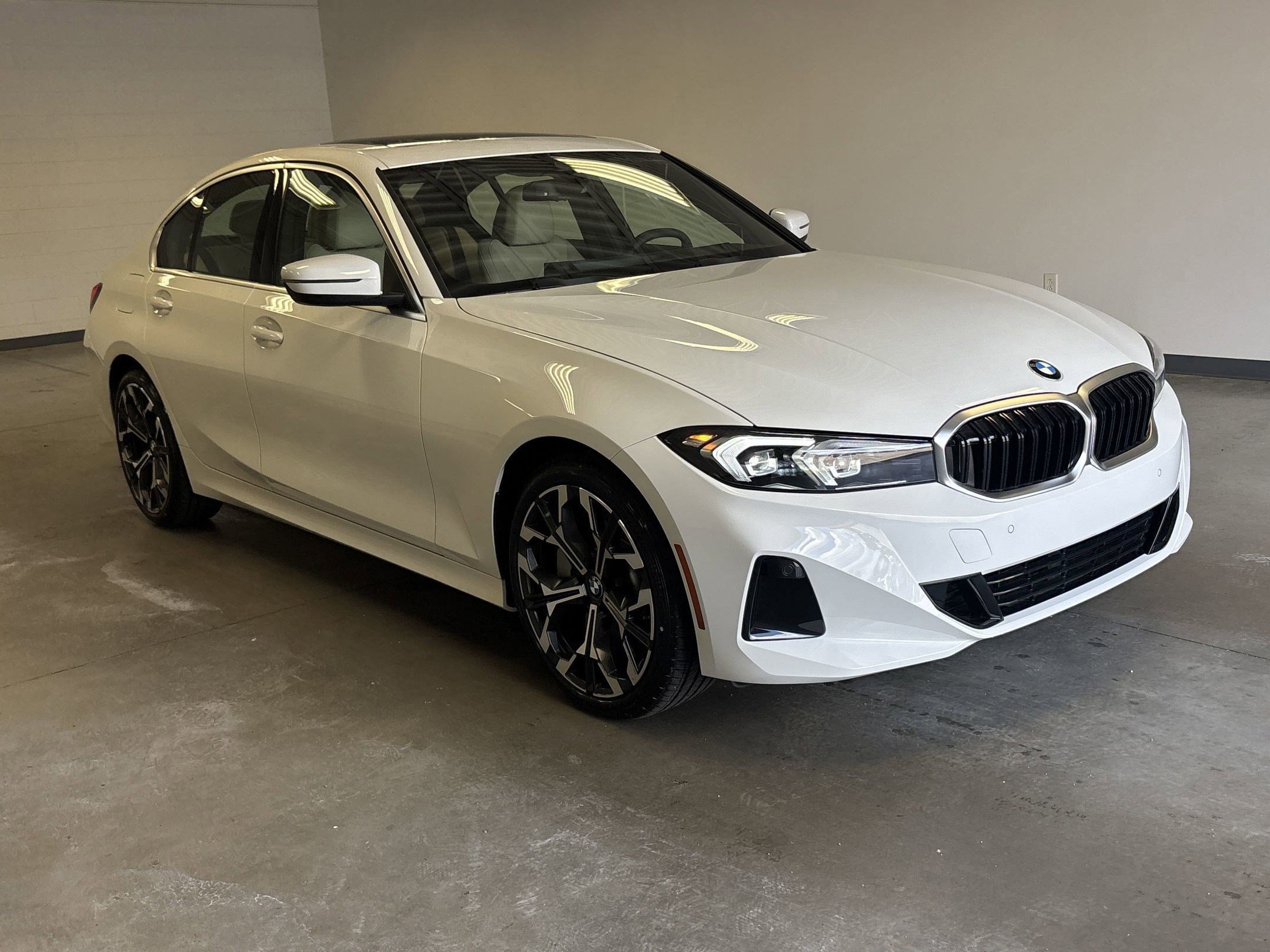 Used 2025 BMW 330i Sedan w/ Convenience Package image 19