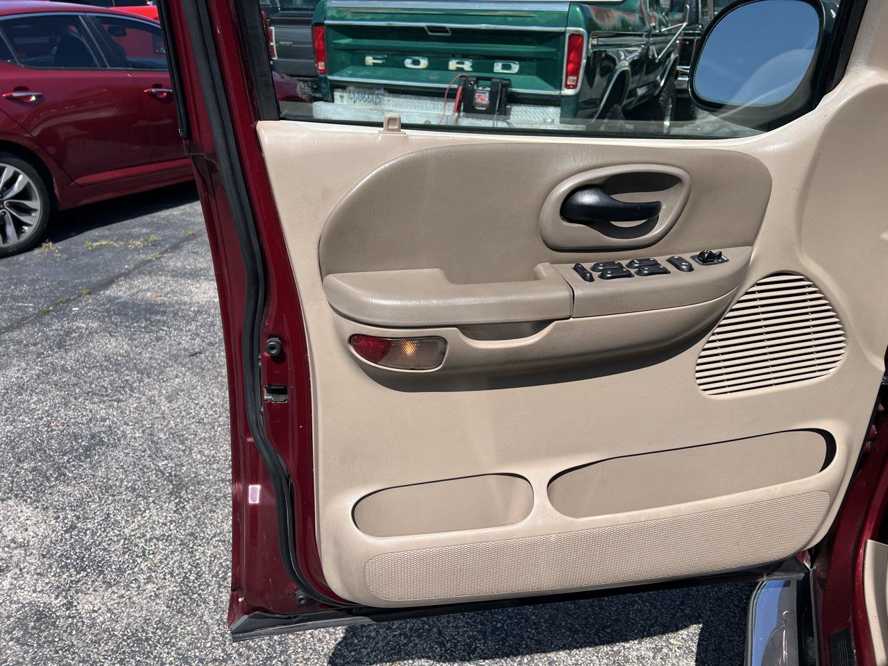 Used 2003 Ford F150 Lariat AWD/4WD image 6