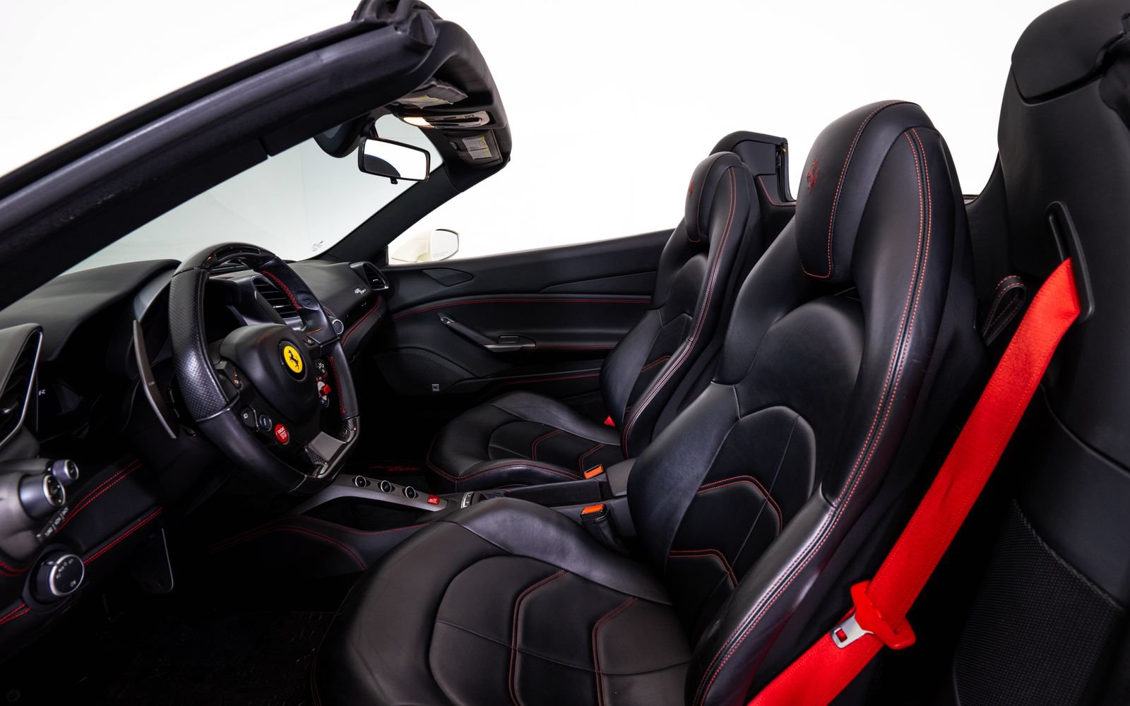 Used 2017 Ferrari 488 Spider RWD image 21