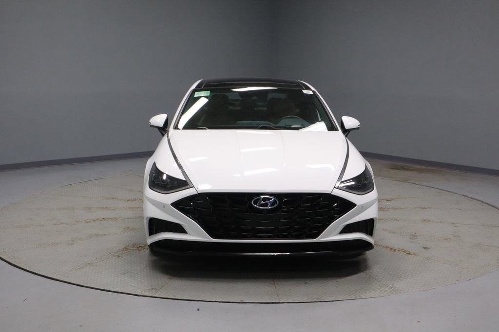 Used 2023 Hyundai Sonata Limited w/ Preferred Accessory Package FWD image 9