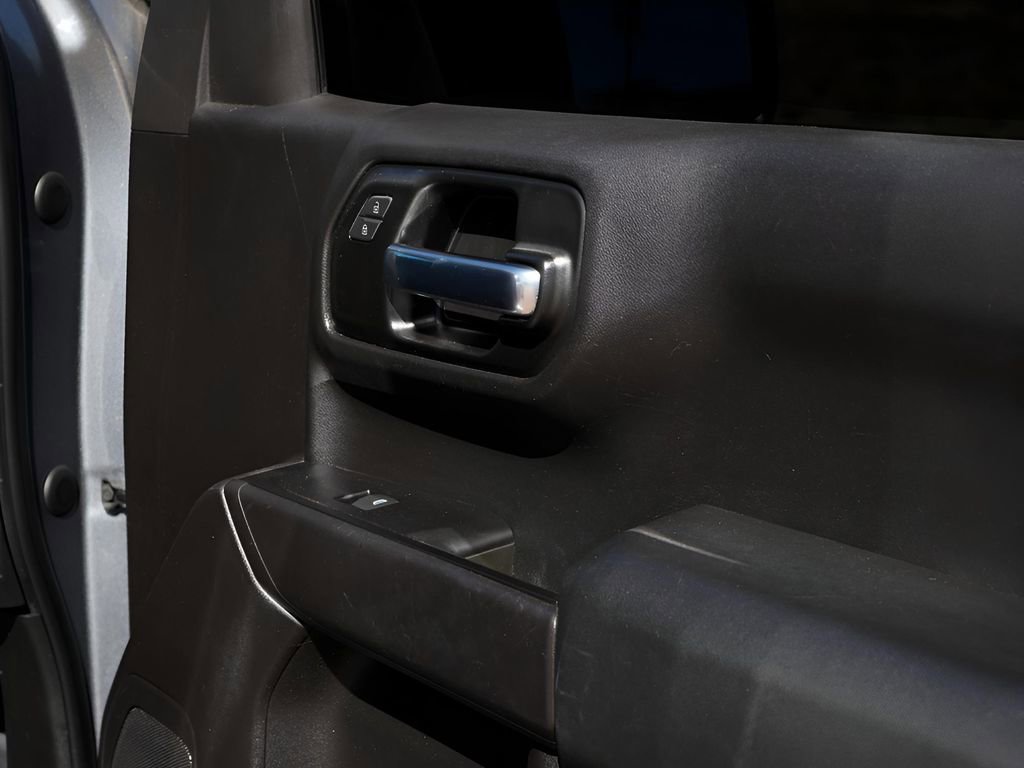 Used 2020 Chevrolet Silverado 1500 Custom w/ Custom Value Package image 32