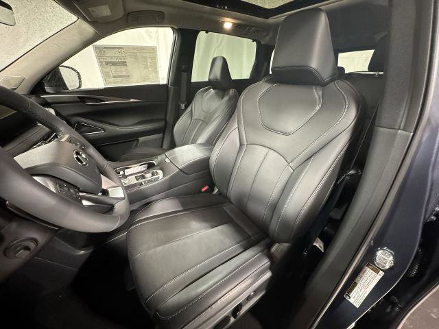 Certified 2026 INFINITI QX60 Luxe w/ Cargo Package AWD/4WD image 3