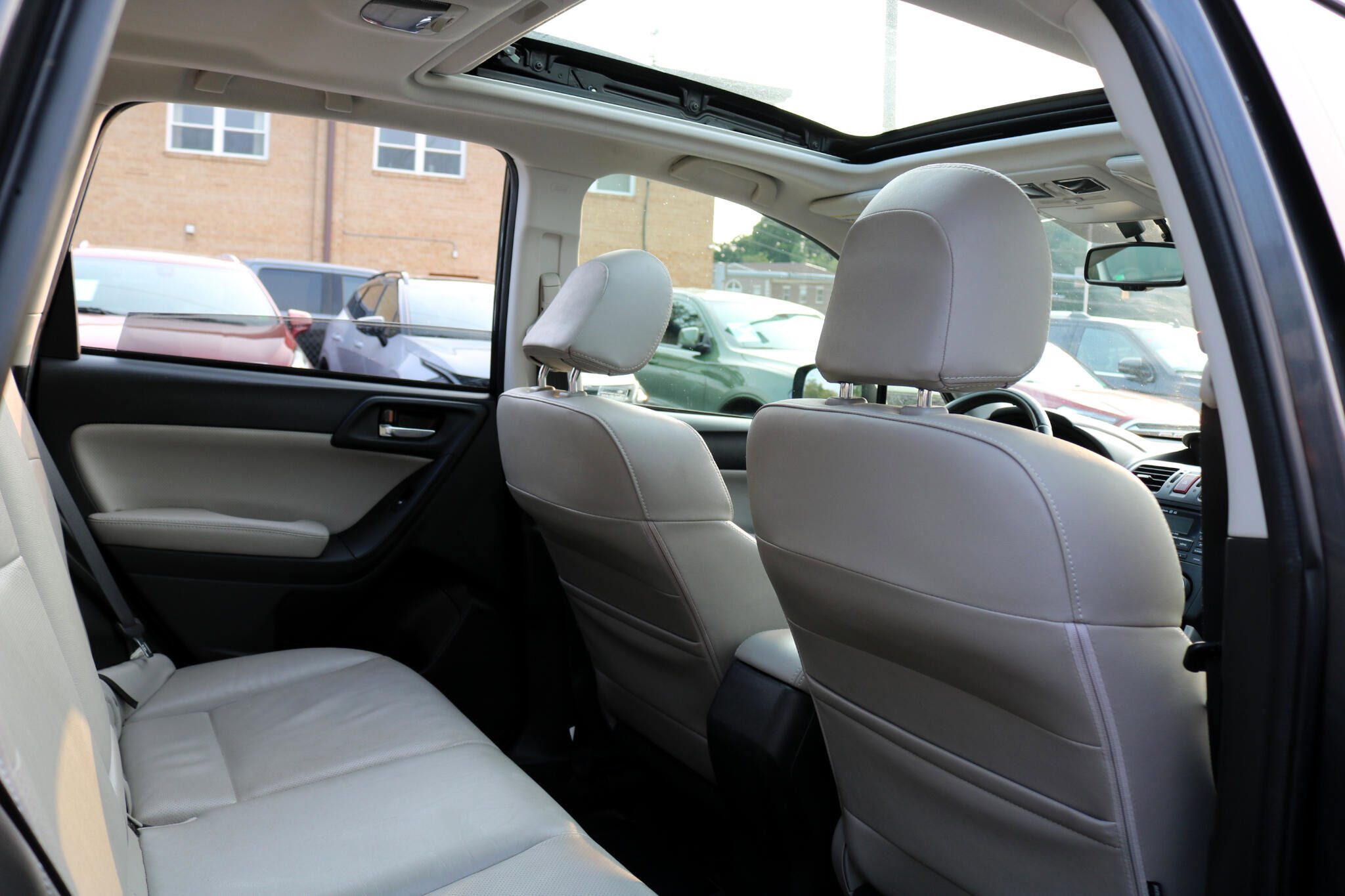 Used 2014 Subaru Forester 2.5i Limited image 37