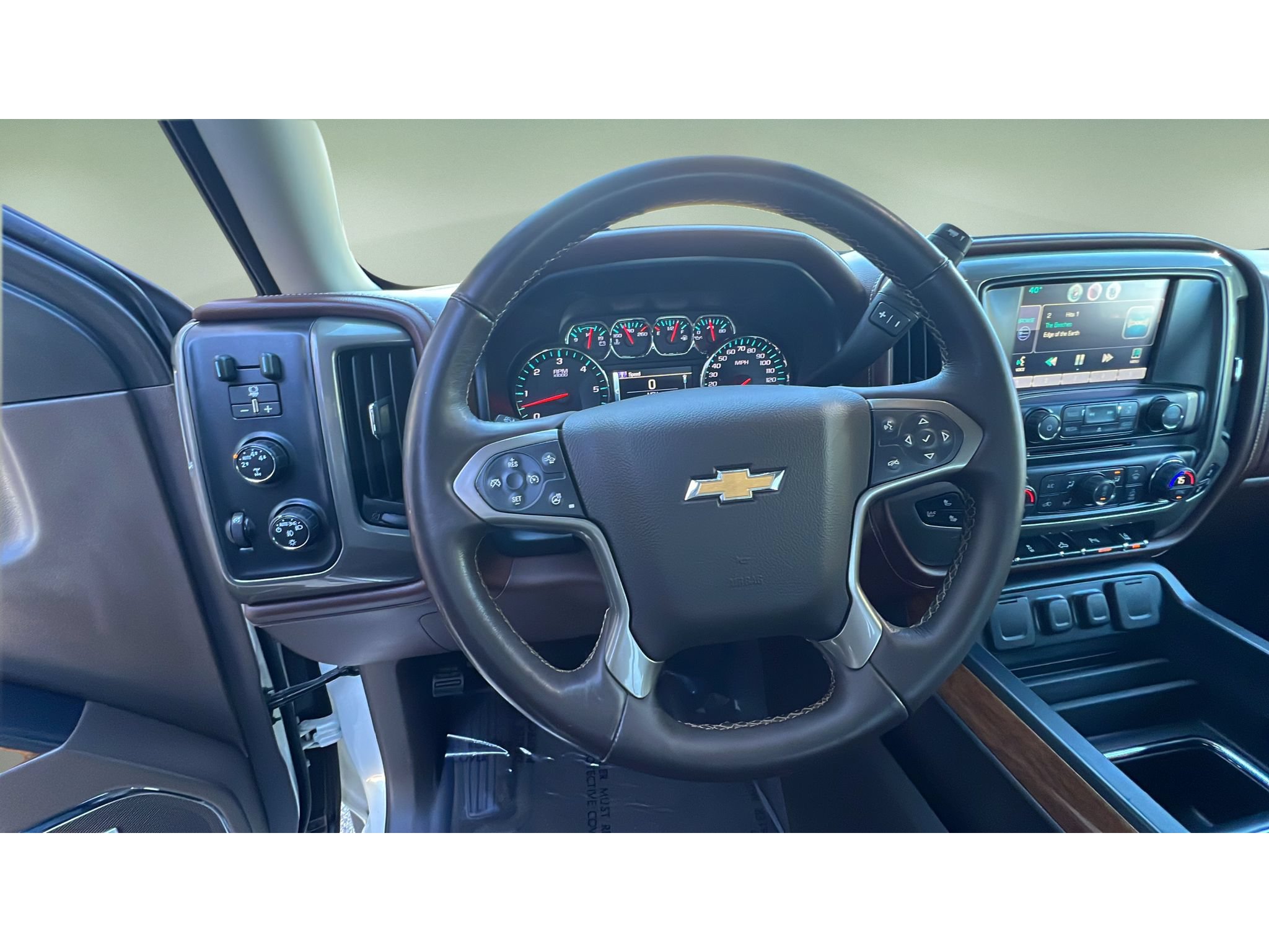 Used 2015 Chevrolet Silverado 1500 High Country w/ High Country Premium Package AWD/4WD image 22