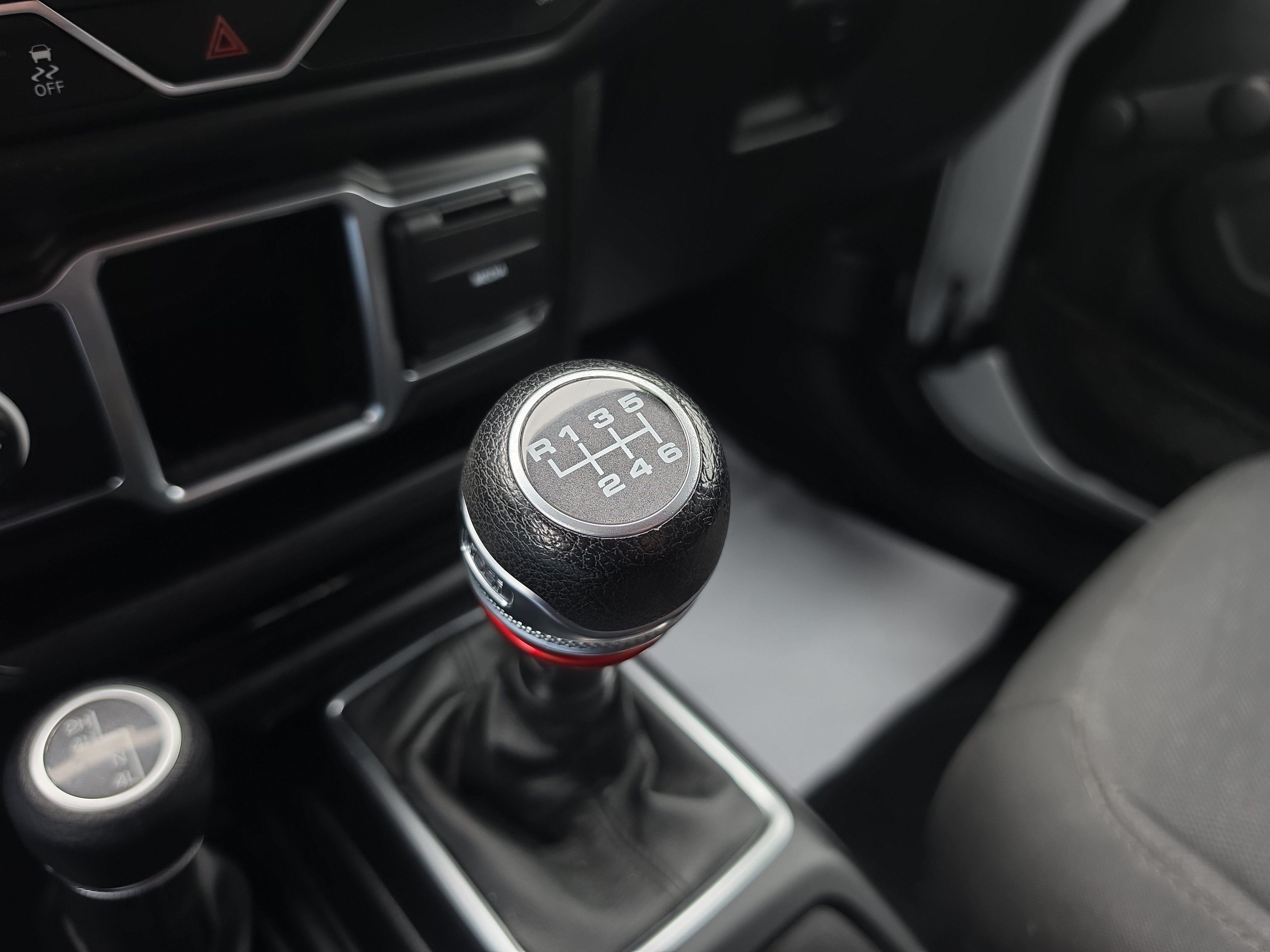 Used 2022 Jeep Gladiator Sport AWD/4WD image 25