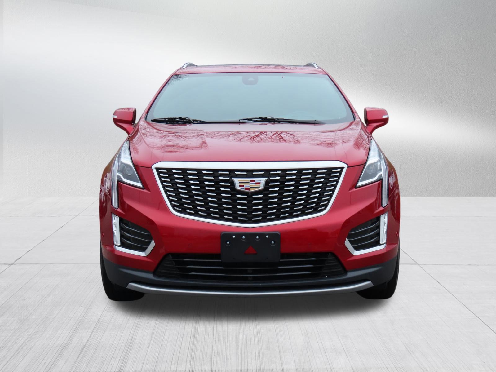 Used 2022 Cadillac XT5 Premium Luxury w/ Technology Package image 2