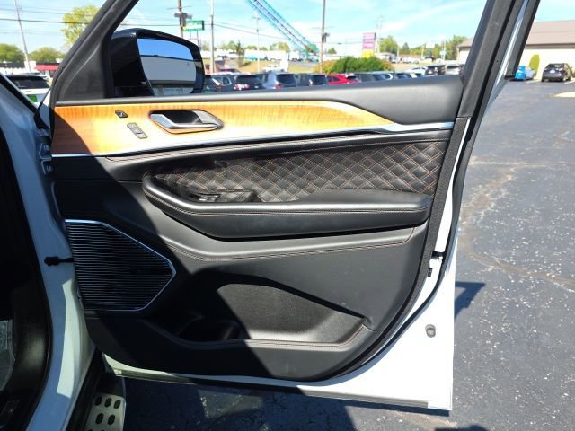 Used 2022 Jeep Grand Cherokee L Summit image 48